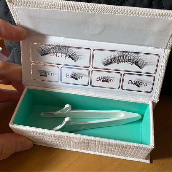 SOLD!! HiLash 2.0 Magnetic false lashes - Picture 2 of 5